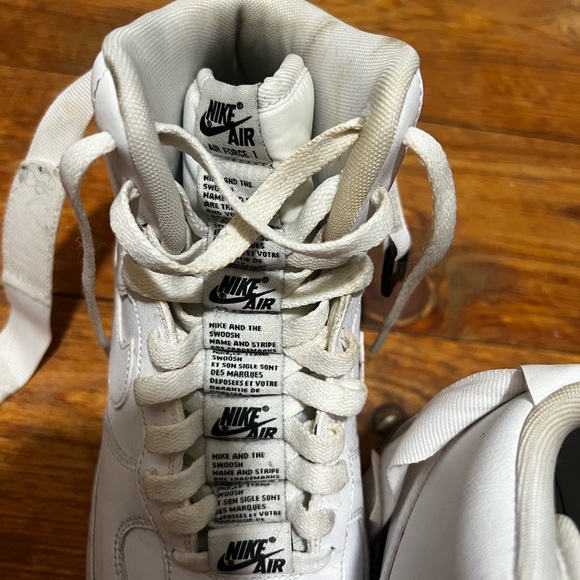 Nike High Top Sneakers, Women’s 8, Black&White - Picture 4 of 4